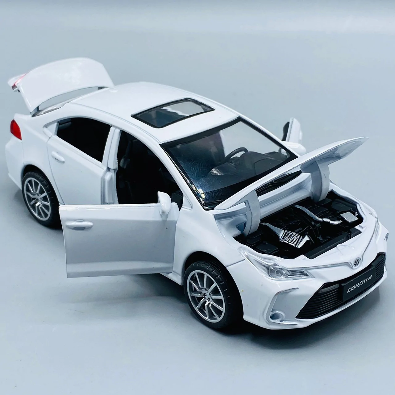 Toyota Corolla 1:32 With light and Sound System
