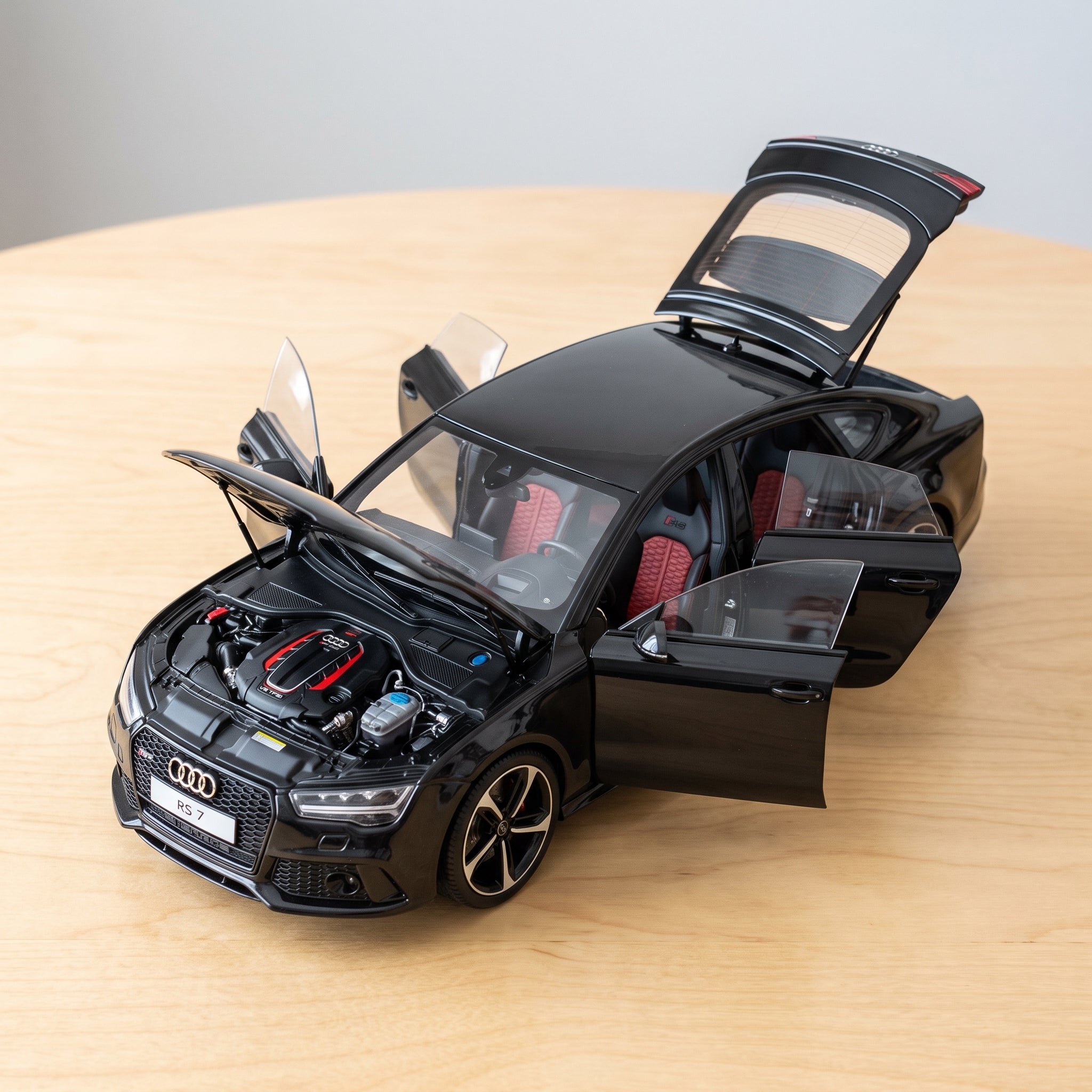 Audi RS7 Diecast Model – Black (1:24 Scale)