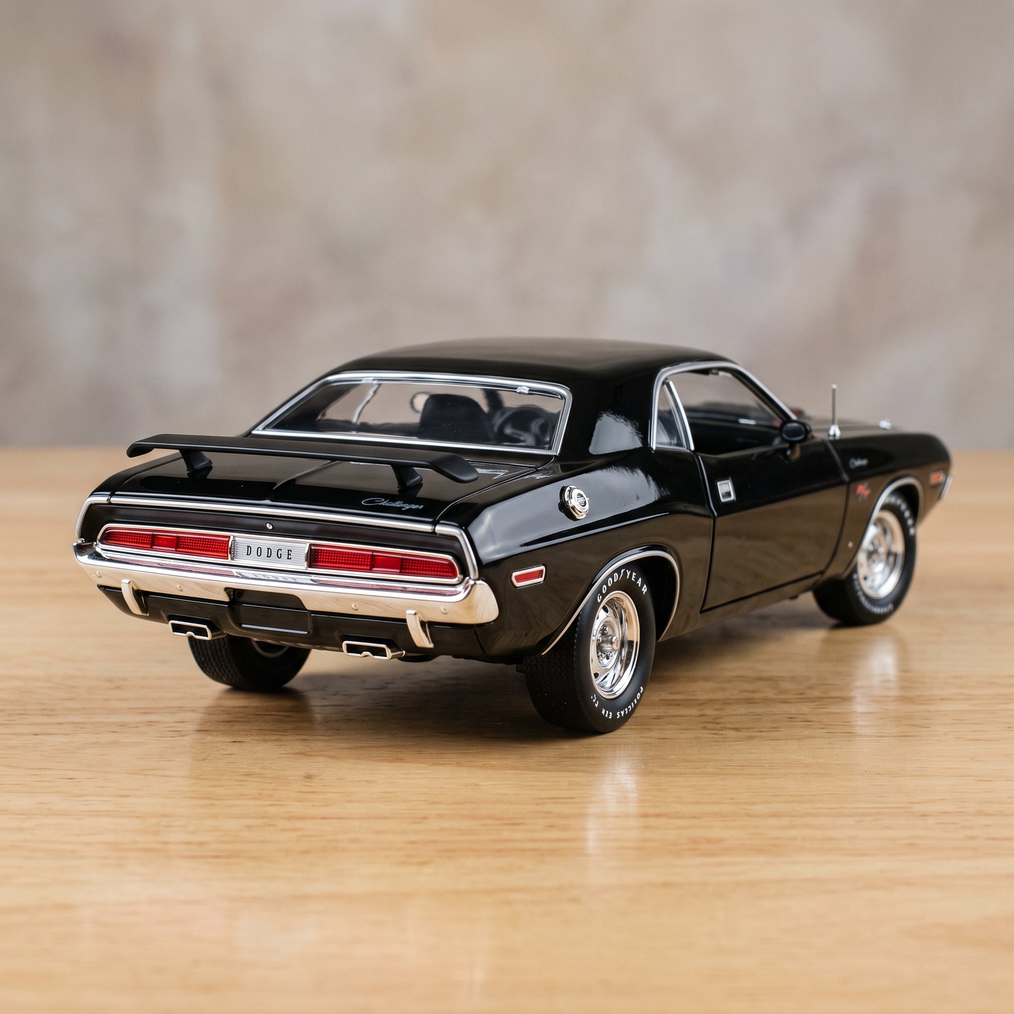 Doge Challenge 1970 Diecast Model 1:24 Scale