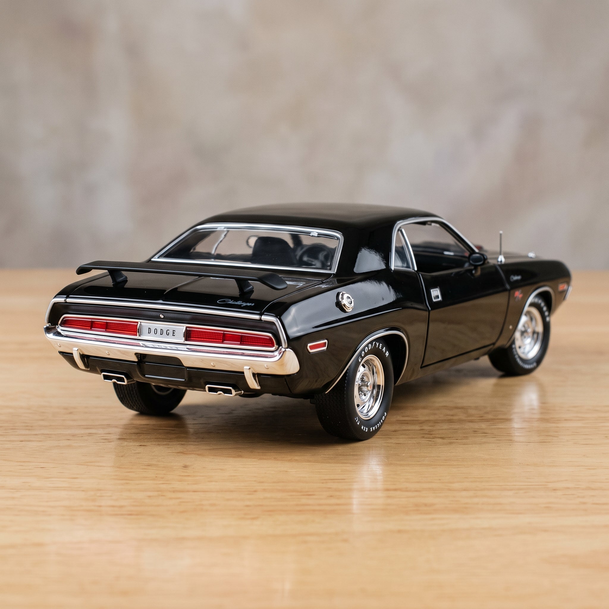 Doge Challenge 1970 Diecast Model 1:24 Scale