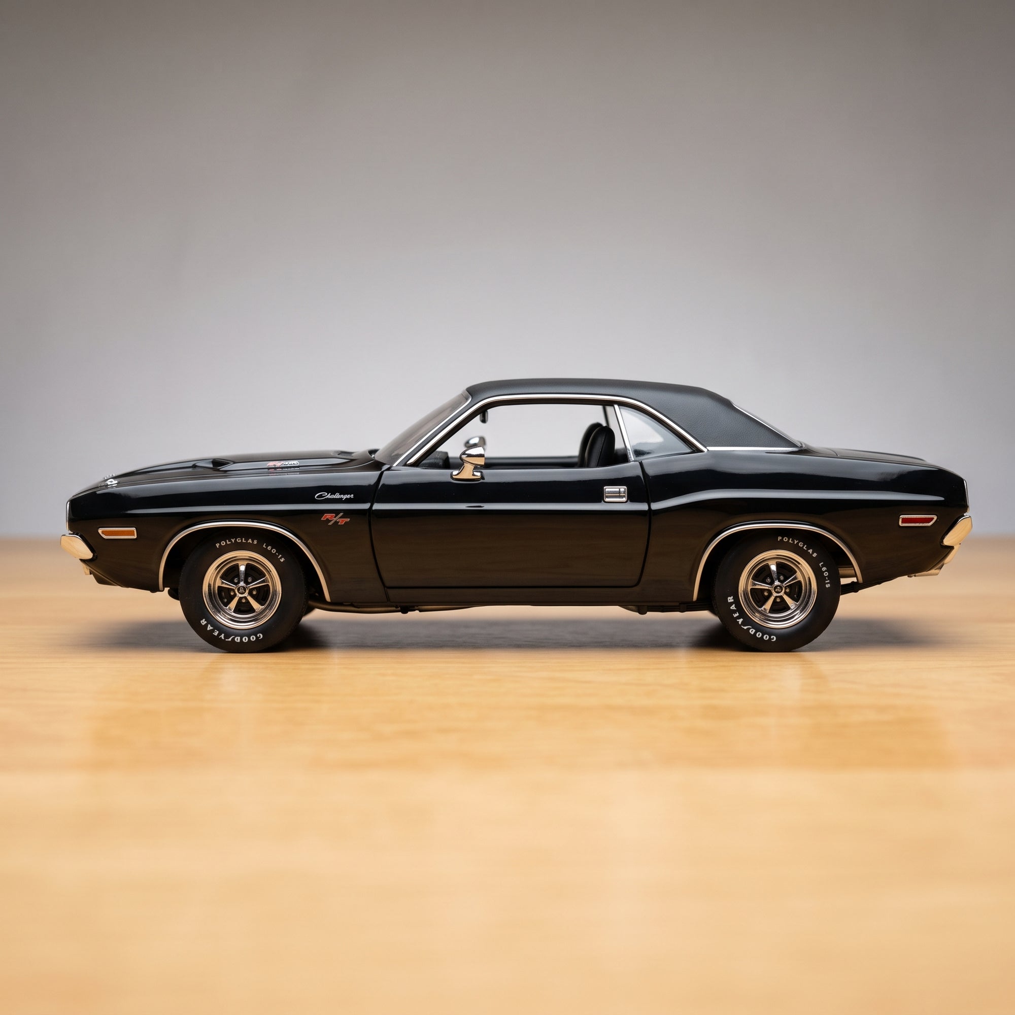 Doge Challenge 1970 Diecast Model 1:24 Scale