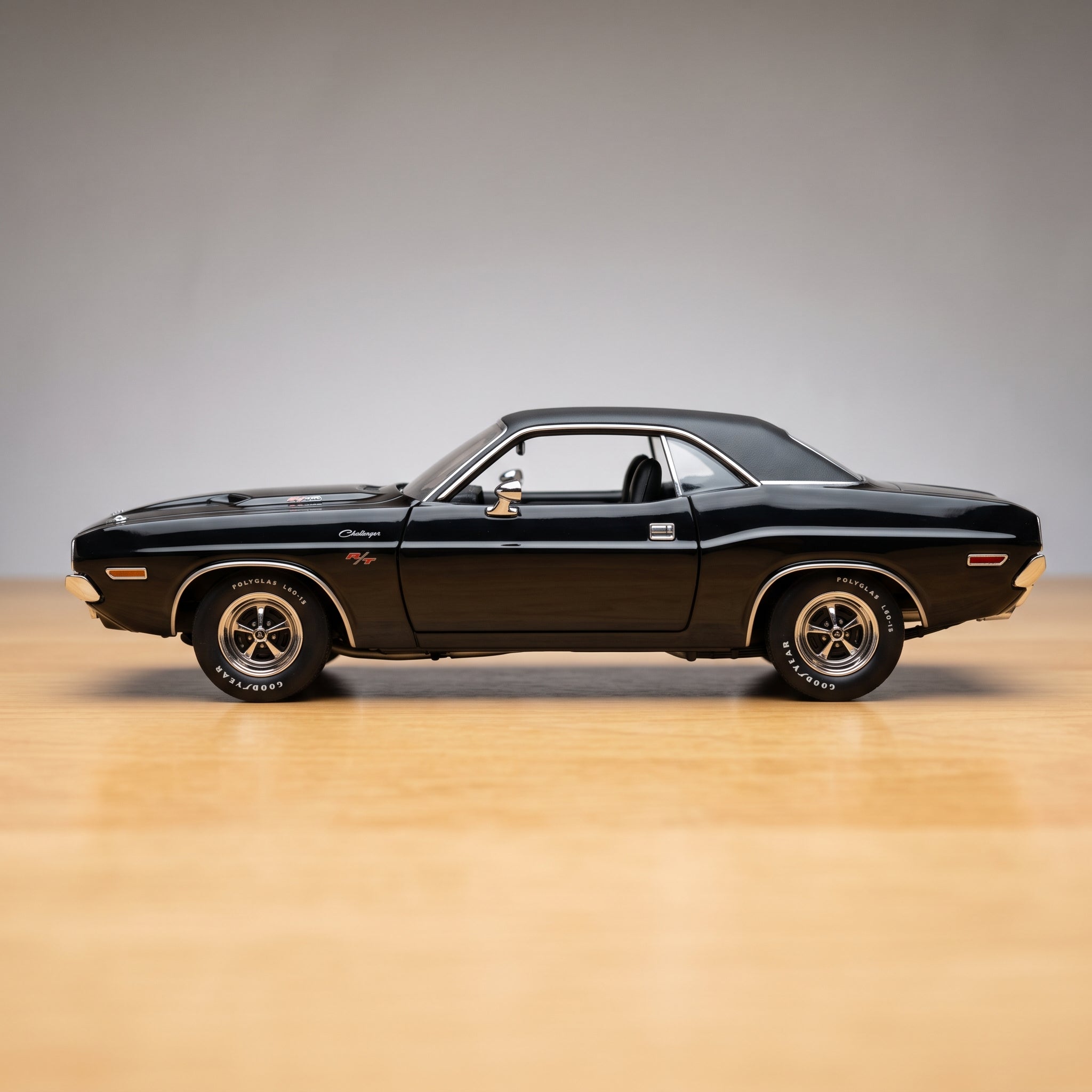 Doge Challenge 1970 Diecast Model 1:24 Scale
