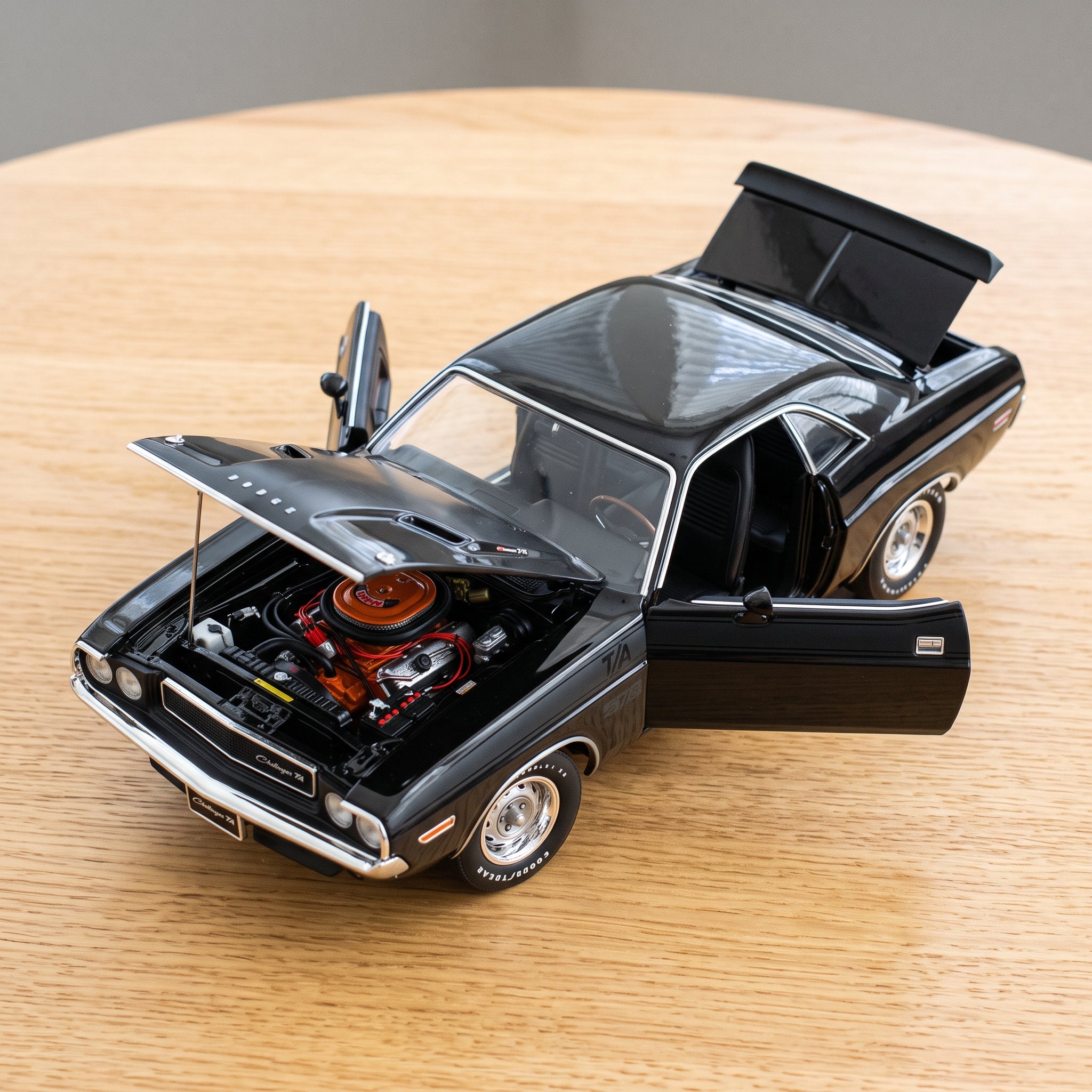 Doge Challenge 1970 Diecast Model 1:24 Scale