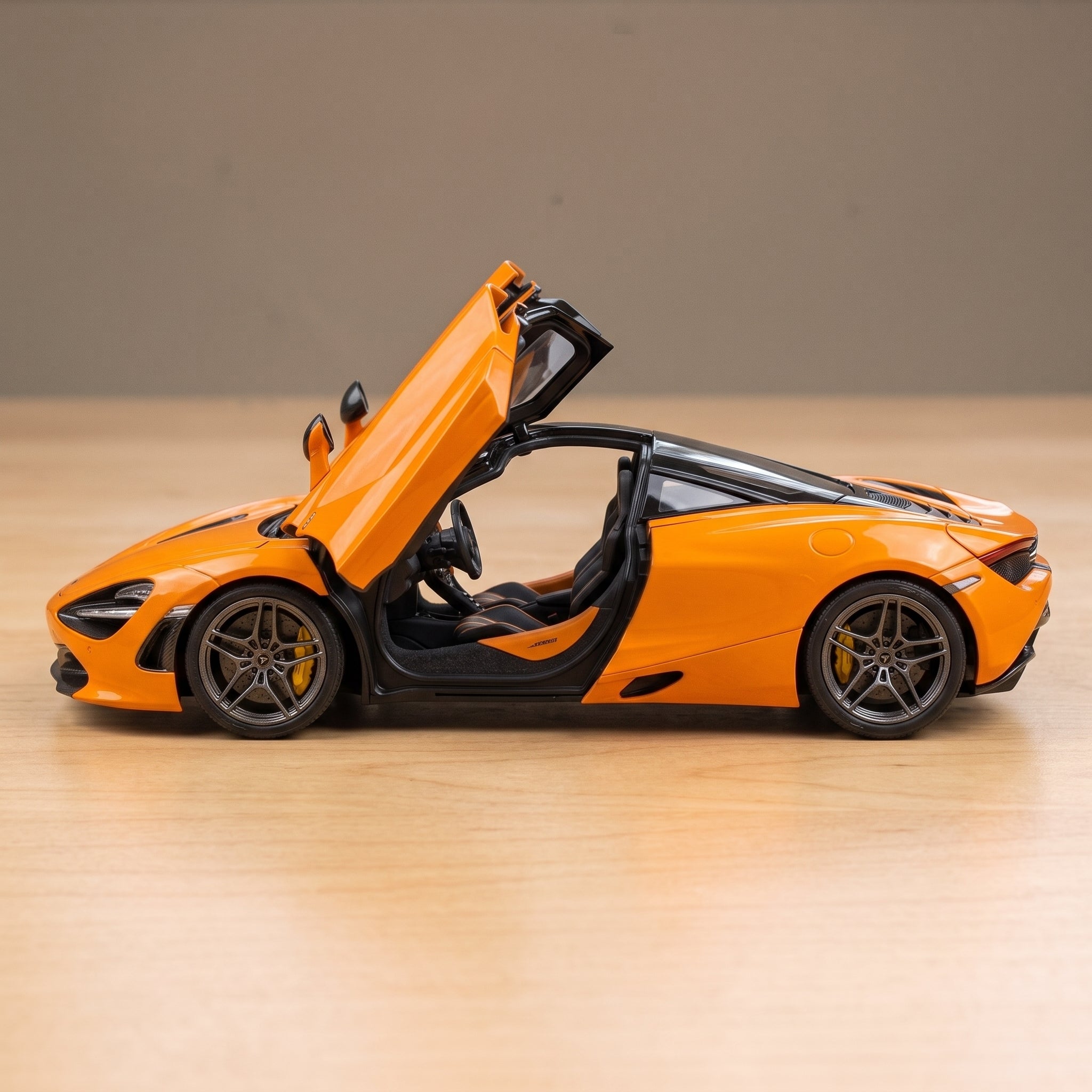Maclaren 720S Diecast Model  1:24 Scale