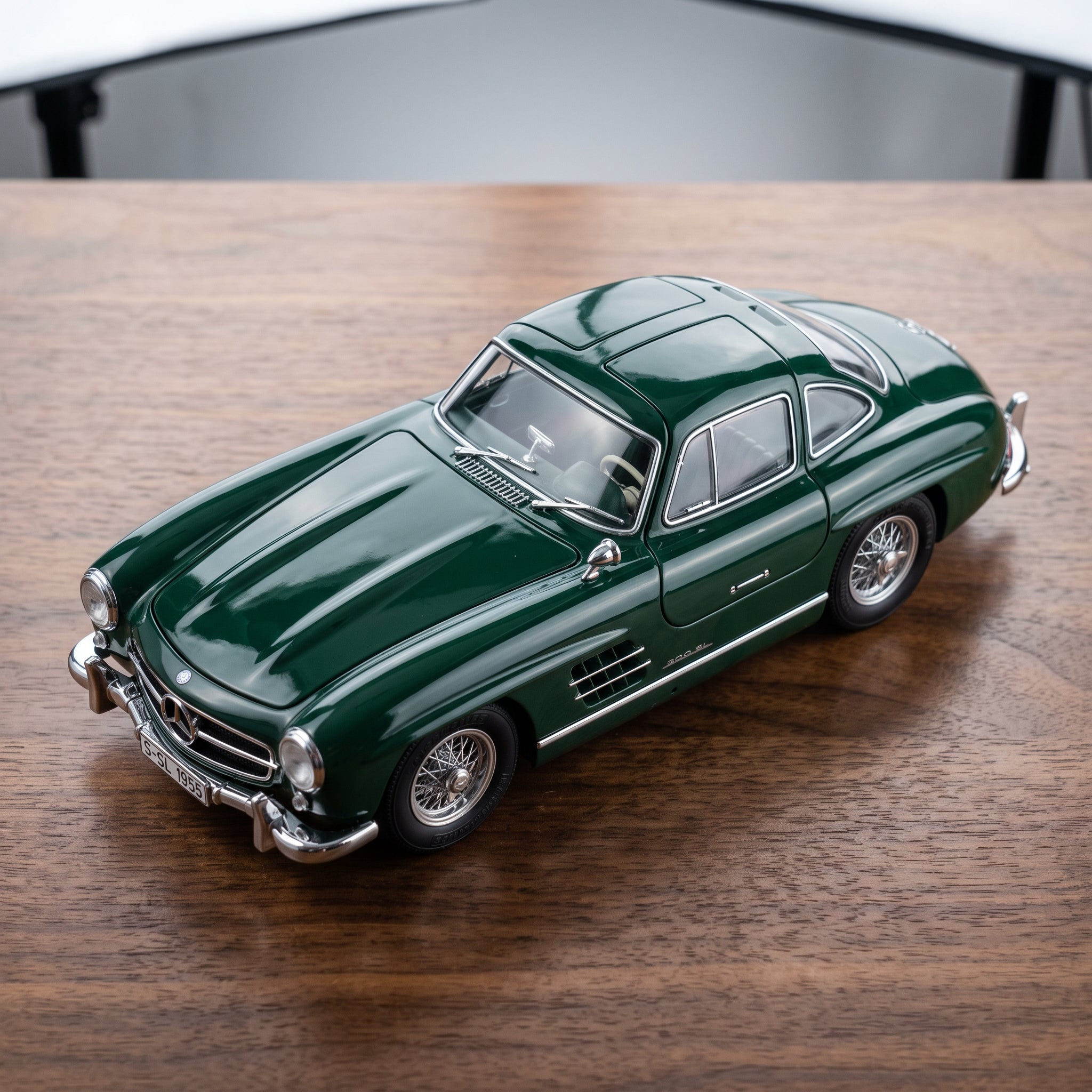 Mercedes Bnez 300 Sl vintage Diecast Model 1:24 Scale