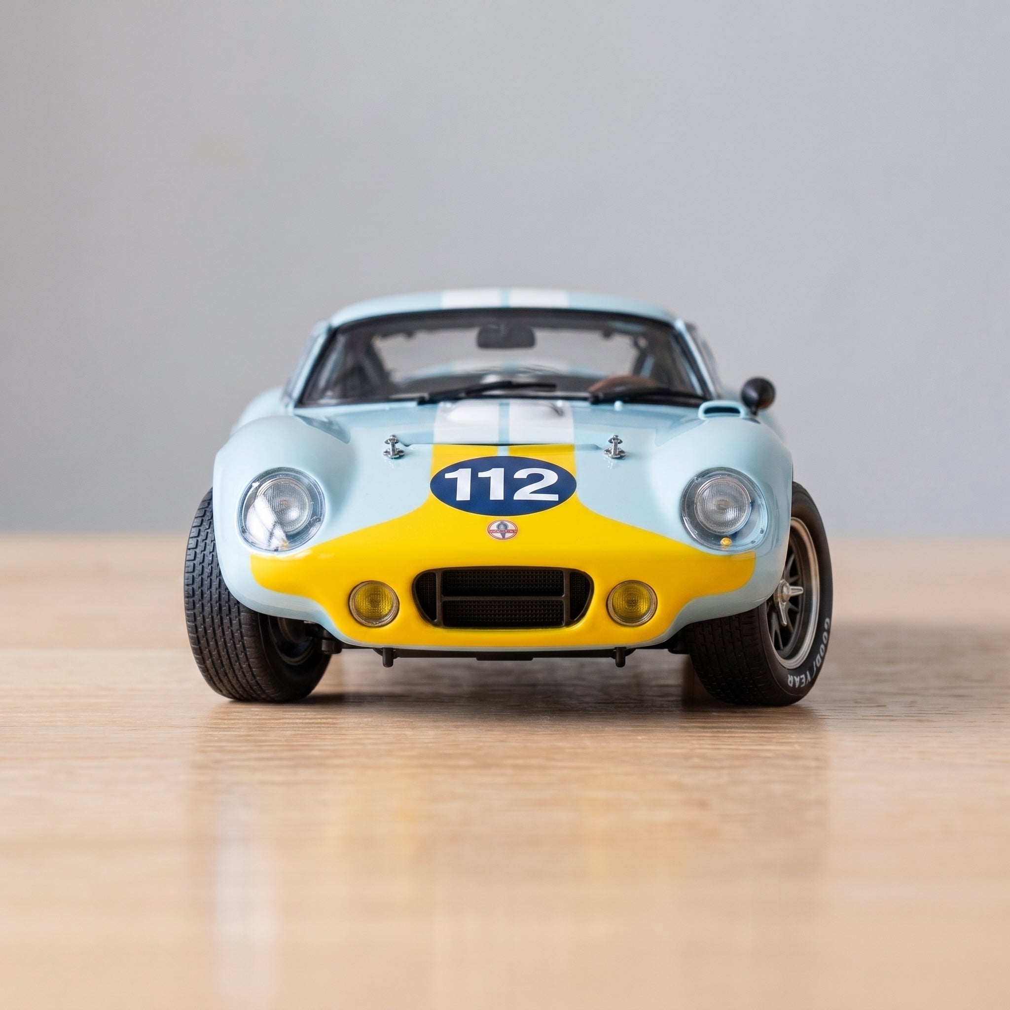 Shelby Cobra Daytona Coupe Diecast Model 1:32 Scale
