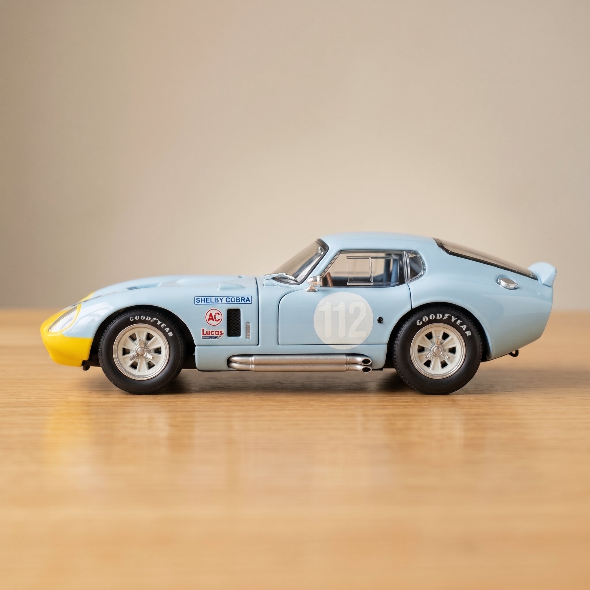 Shelby Cobra Daytona Coupe Diecast Model 1:32 Scale