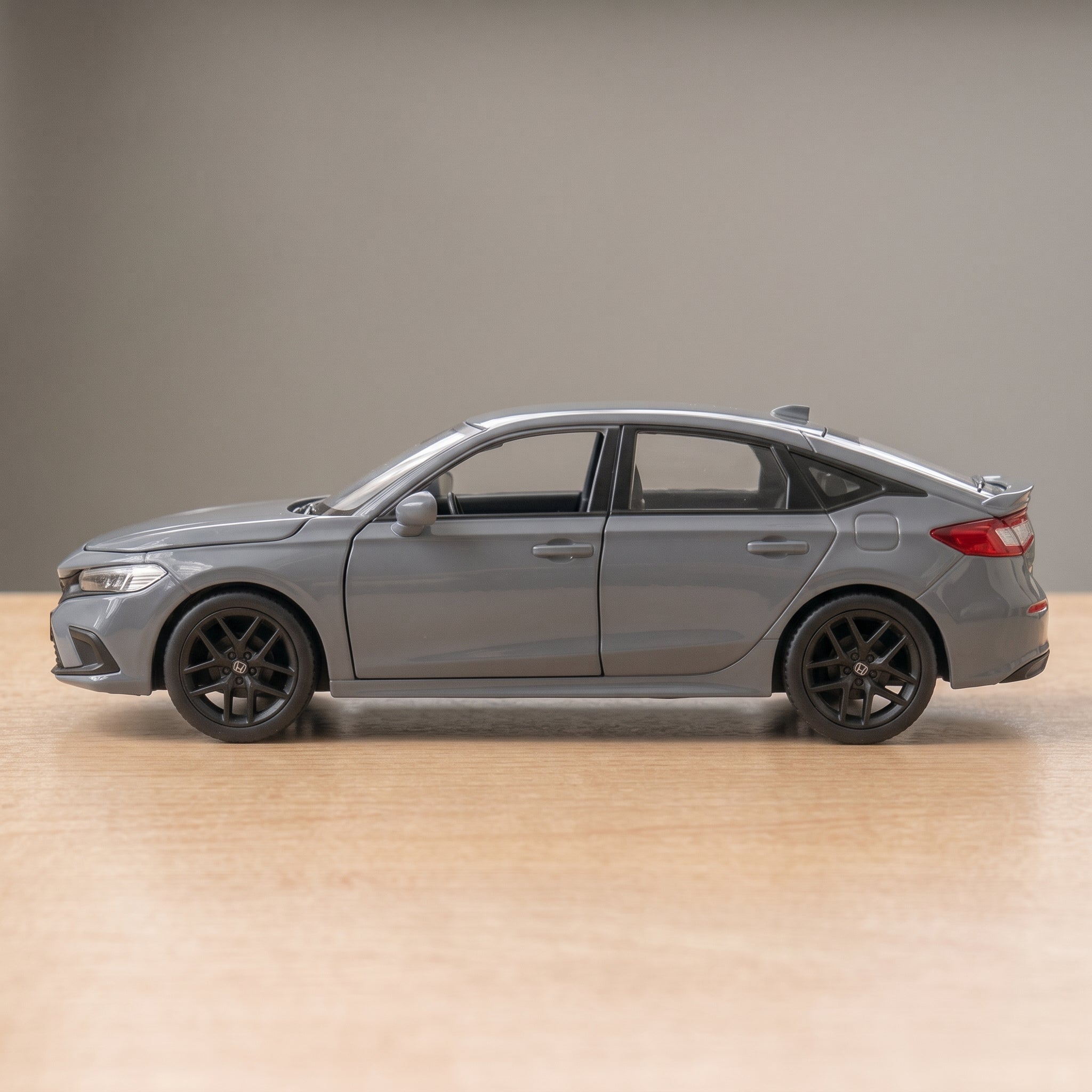 Honda Civic Oriel (11th Gen) Die-Cast Model Car 1:24 Scale