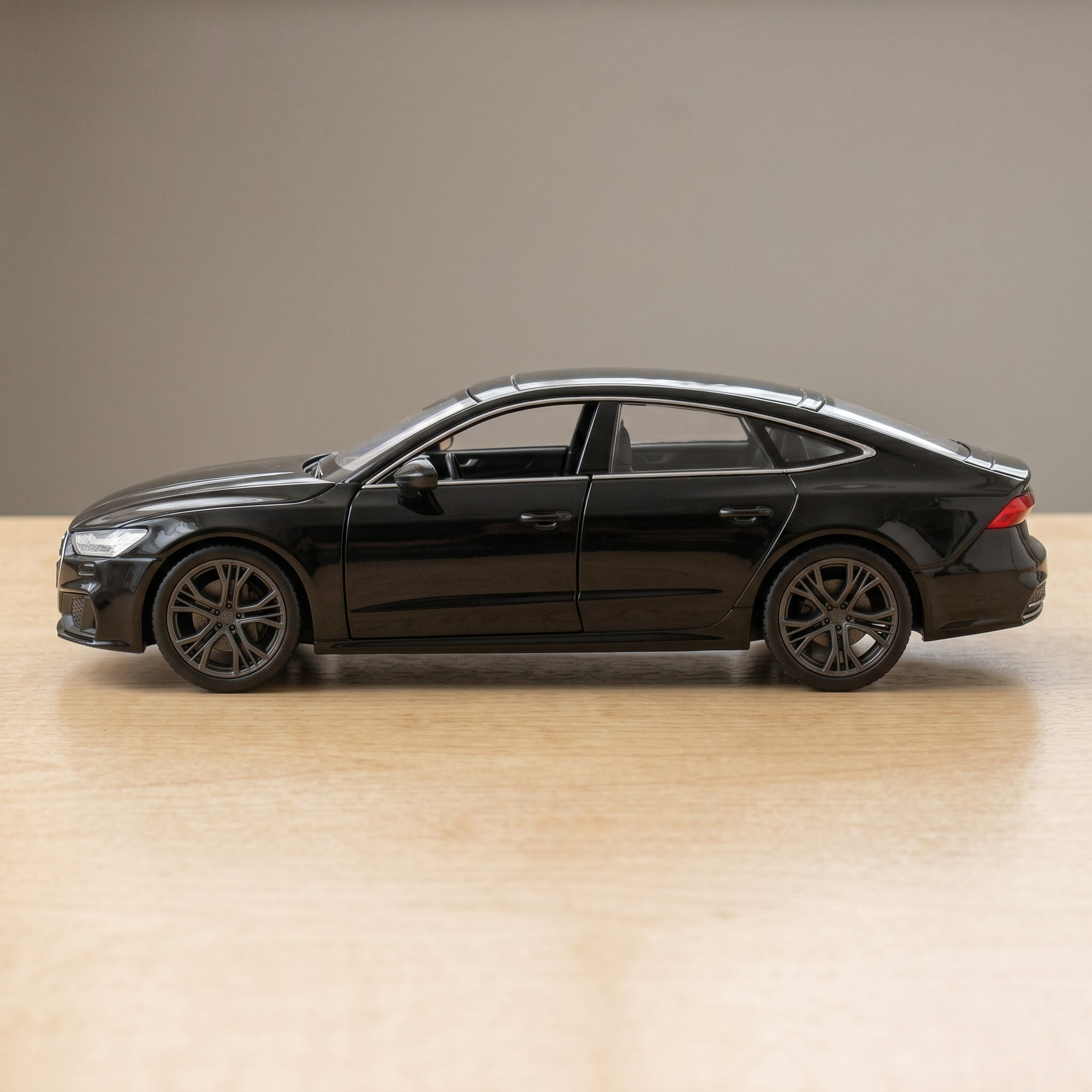 Audi A7 Die-Cast Model Car 1:28 Scale | Premium Alloy Collectible