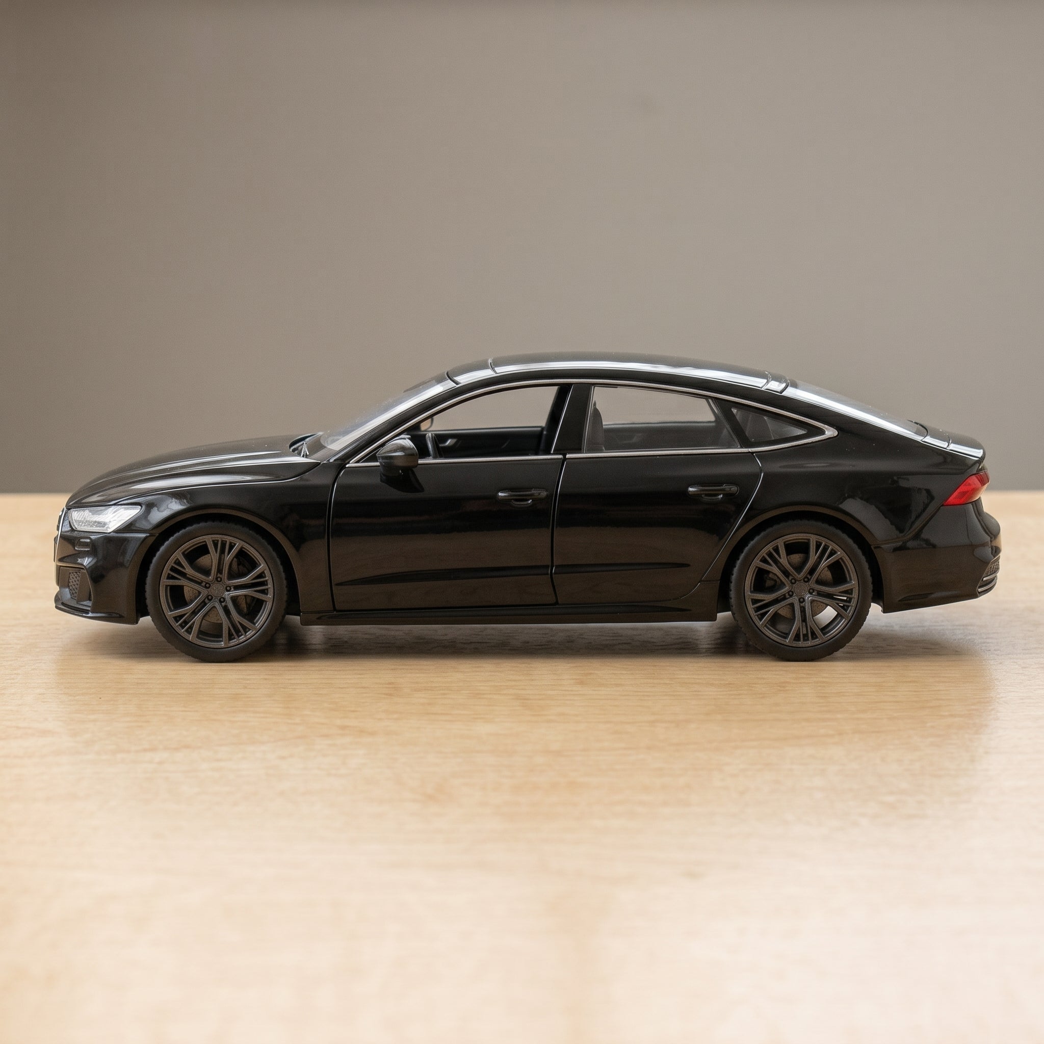 Audi A7 Die-Cast Model Car 1:28 Scale | Premium Alloy Collectible