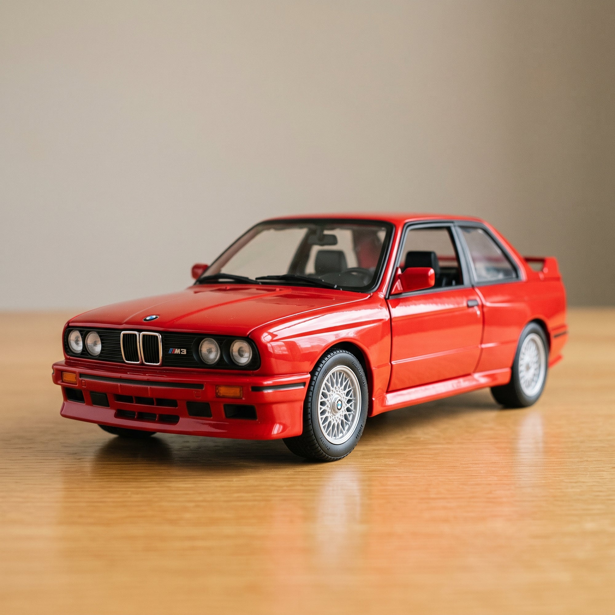 BMW M3 E30 DieCast Model 1:24 Scale