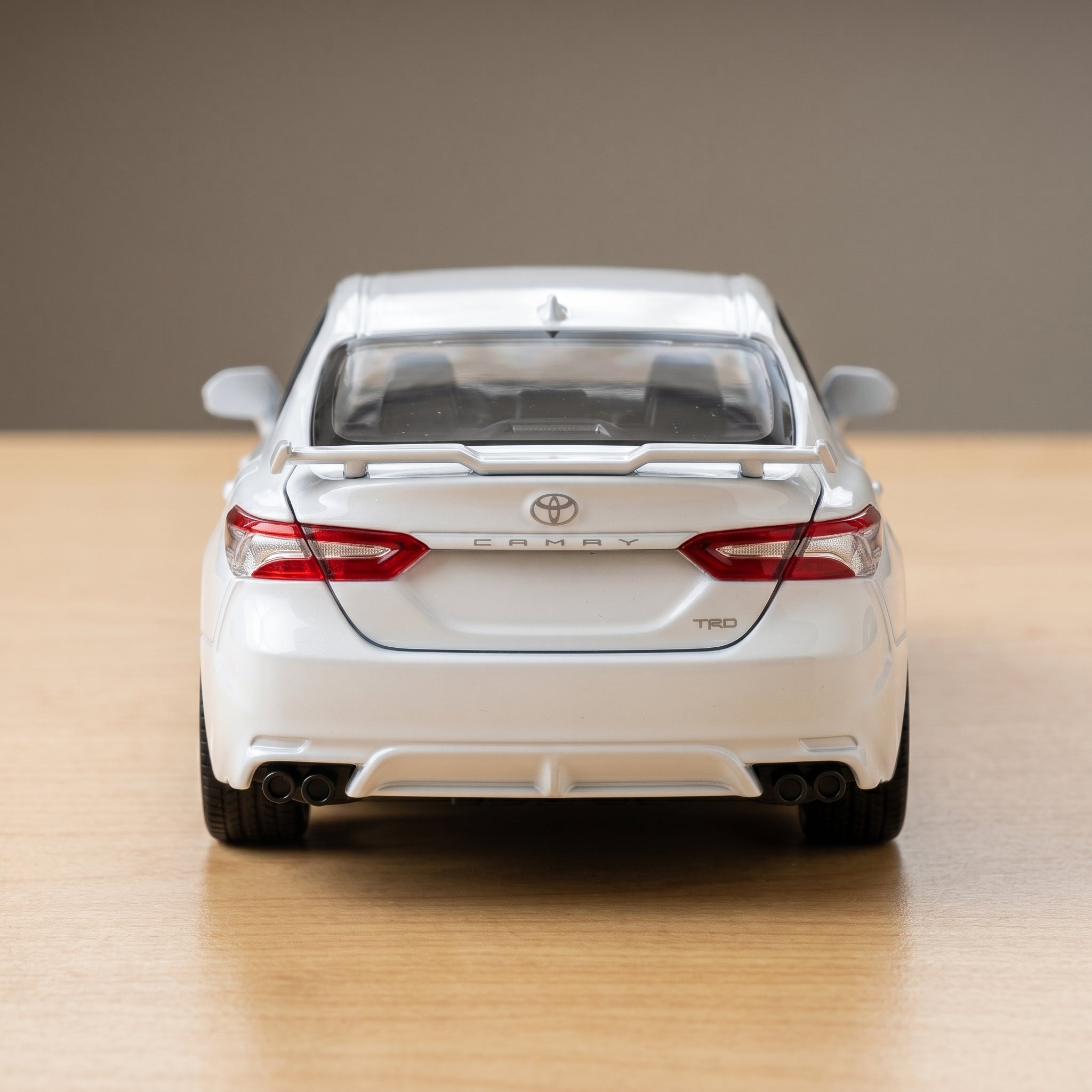 Toyota Camry Die-Cast Model Car 1:24 Scale | Premium Alloy Collectible