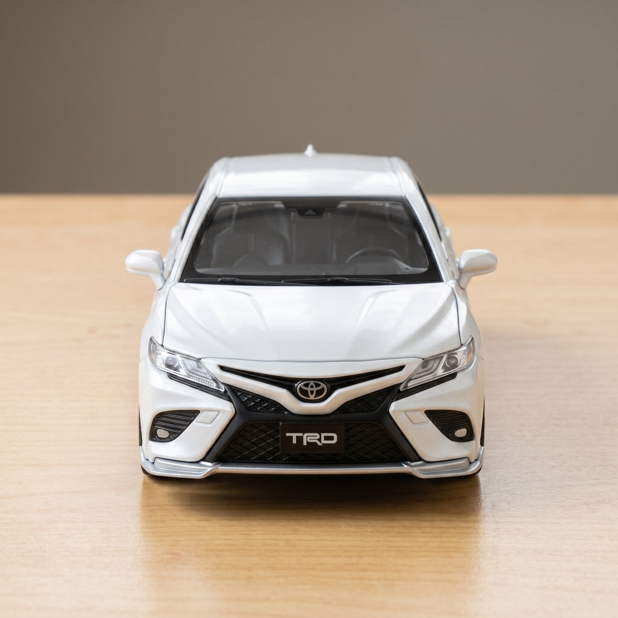 Toyota Camry Die-Cast Model Car 1:24 Scale | Premium Alloy Collectible