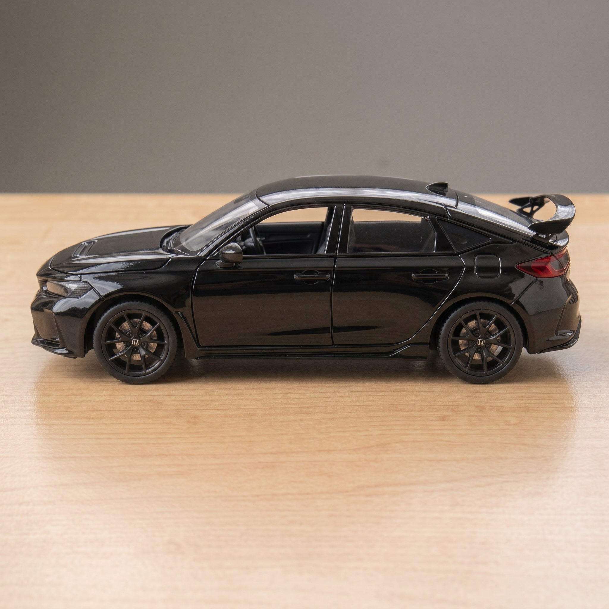 Honda Civic Oriel (11th Gen) Die-Cast Model Car 1:24 Scale