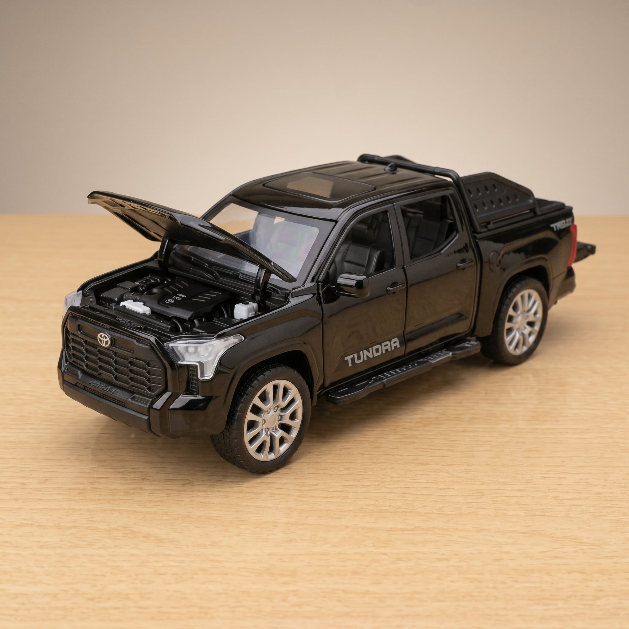 Toyota Tundra CrewMax Diecast Model – Black (1:32 Scale)