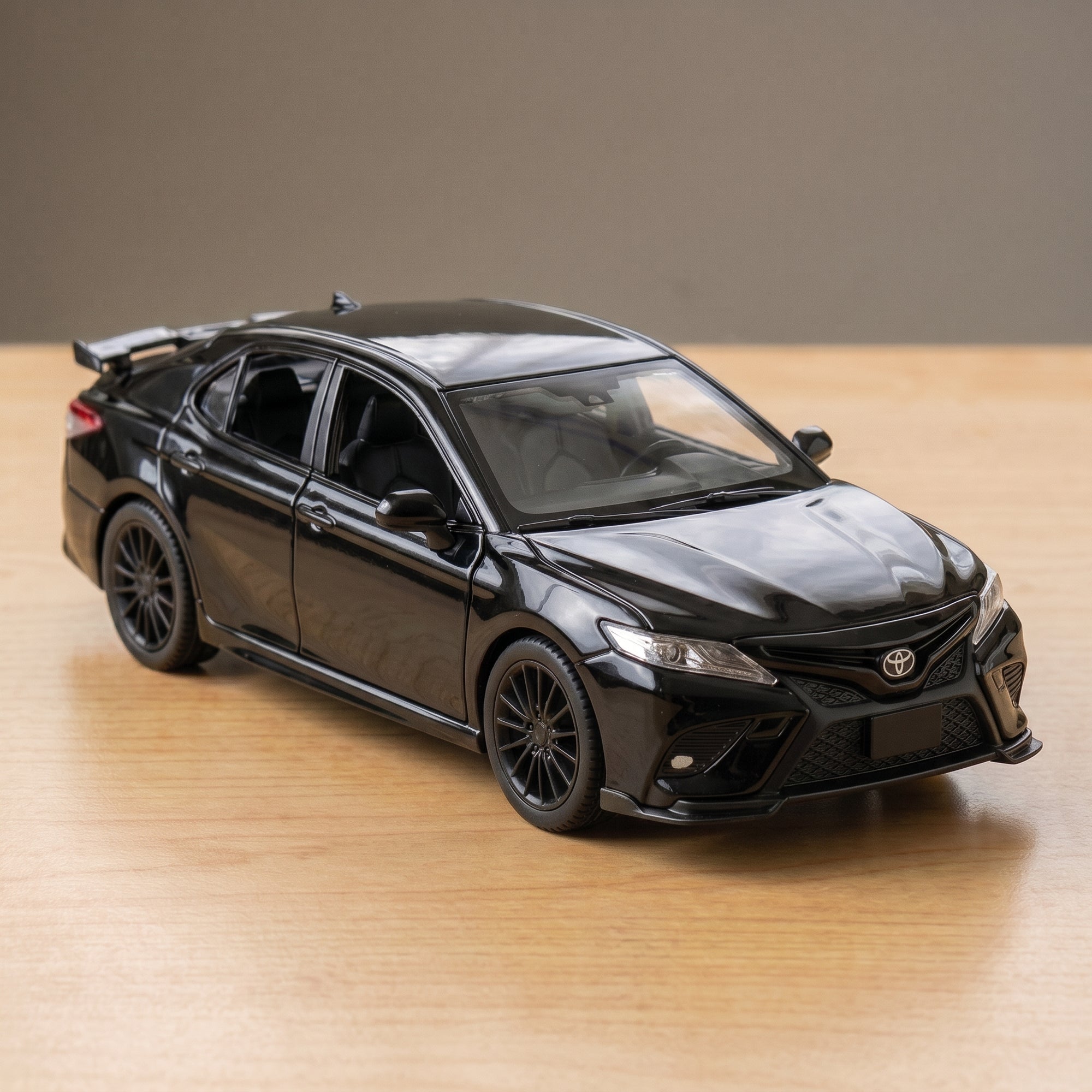 Toyota Camry Die-Cast Model Car 1:24 Scale | Premium Alloy Collectible
