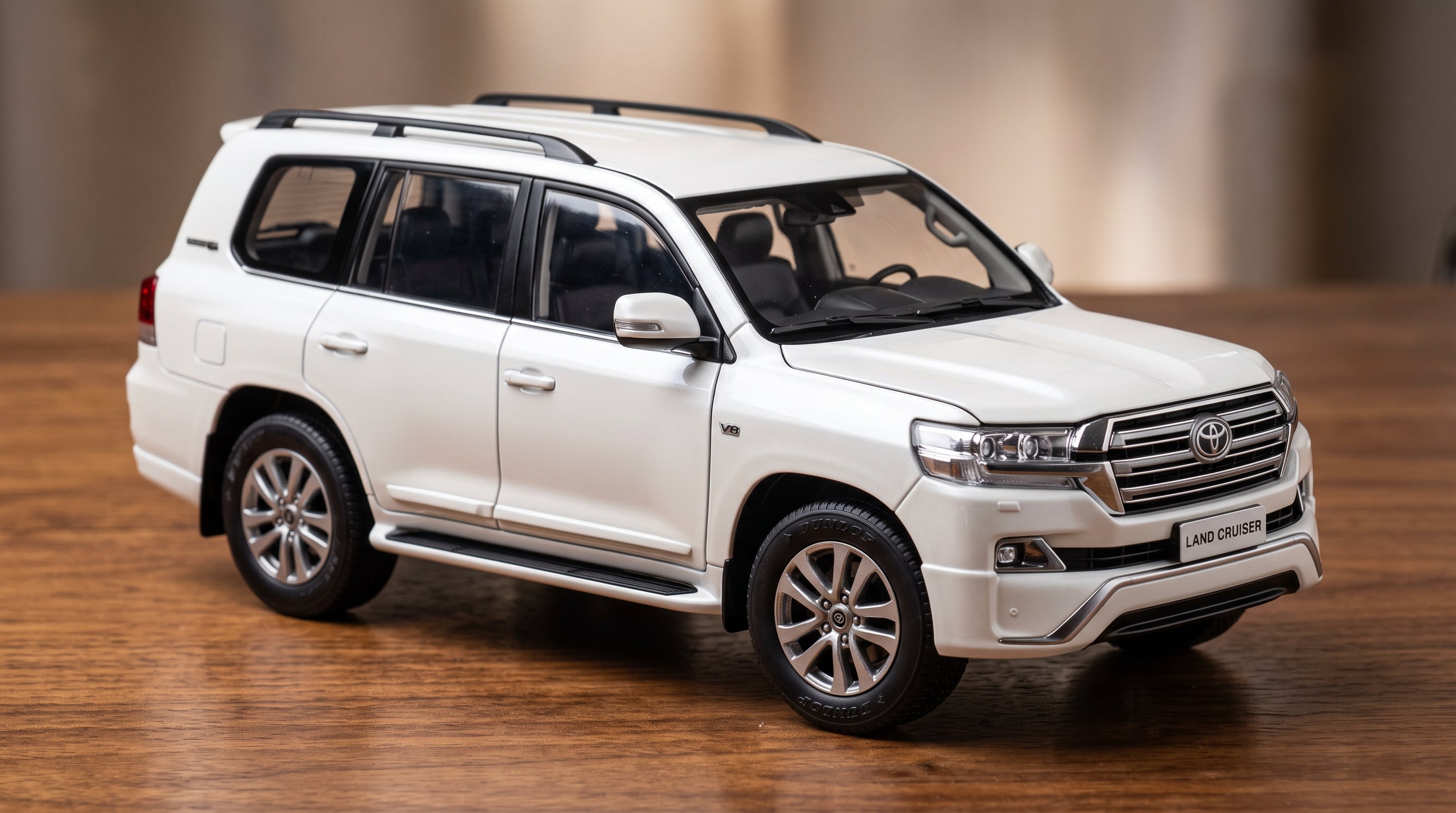 Land Cruiser 200 1:24 Scale Premium  DieCast Model
