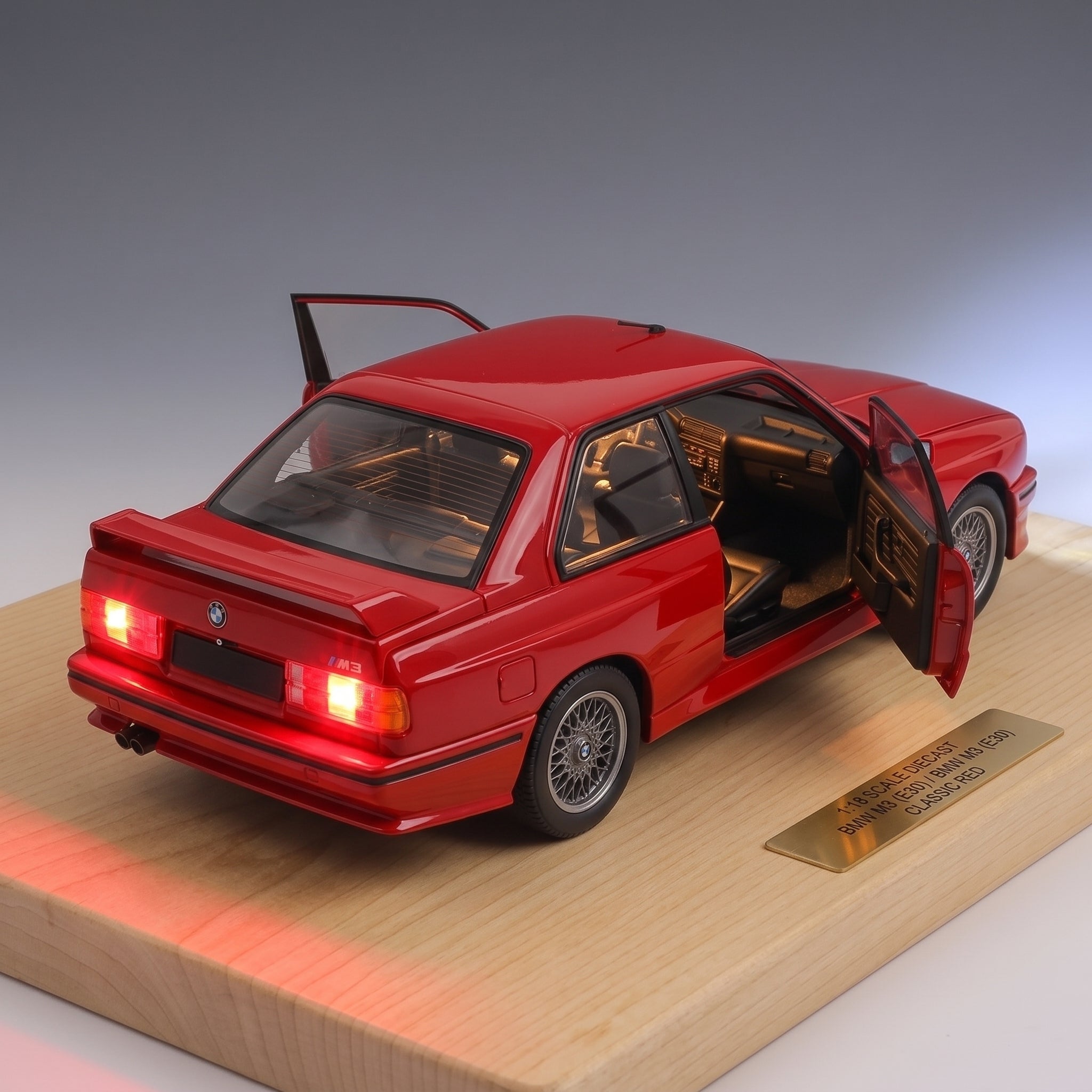 BMW M3 E30 DieCast Model 1:24 Scale